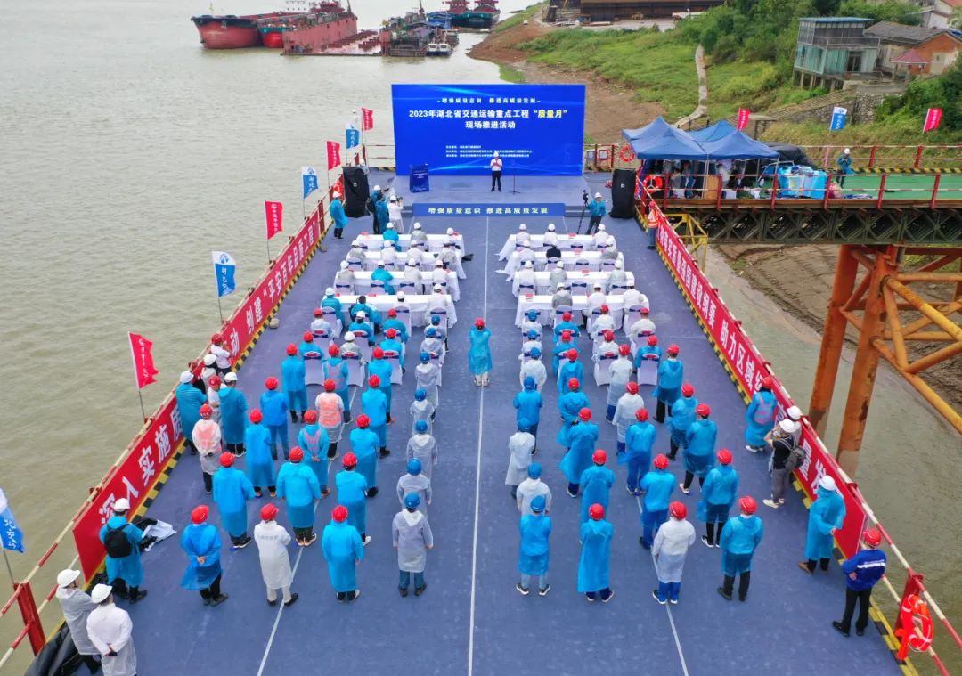 1695256905933789.jpg 640.jpg