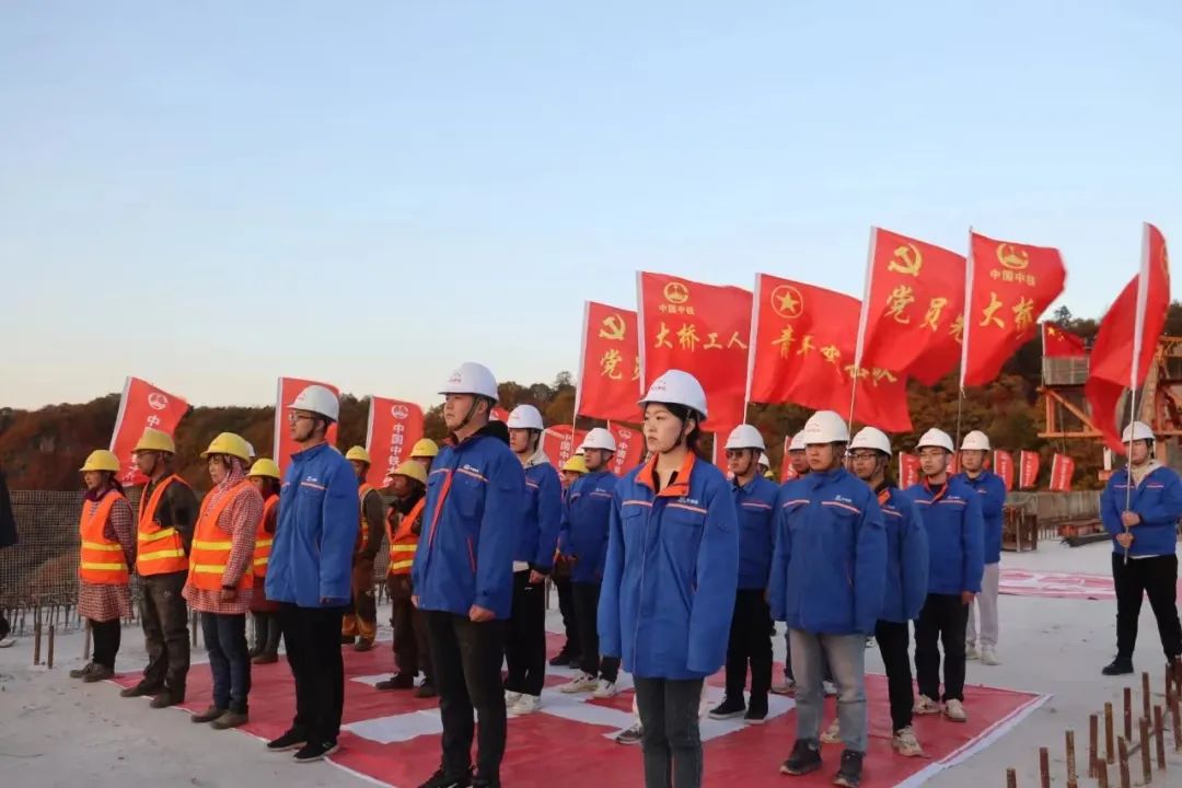 1696644558425067.jpg 640 (2).jpg