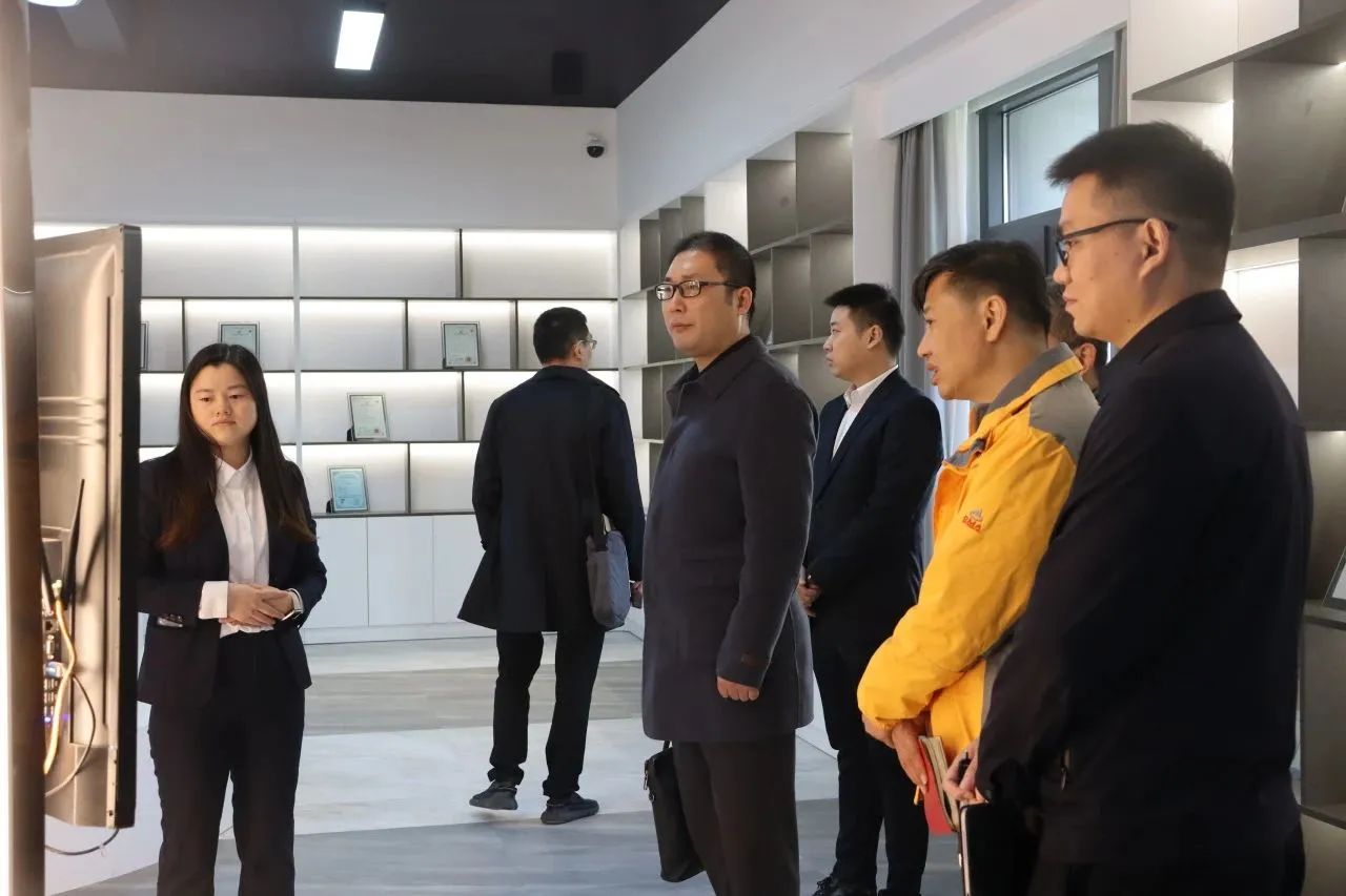 1701328848103986.jpg 1701328848103986.jpg