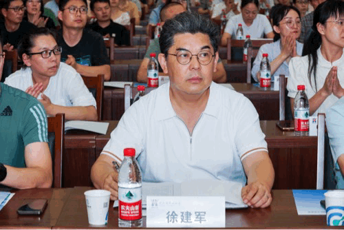 1721118243136828.gif 2.gif