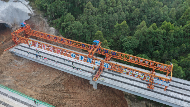 交通公司大凭高速公路反屯大桥顺利完成结构贯通（1）